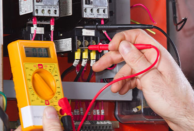 licensed electrician performing an electrical inspection macomb il